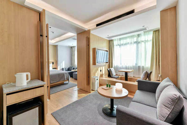 客房控制系統是一套簡單的控制程序？